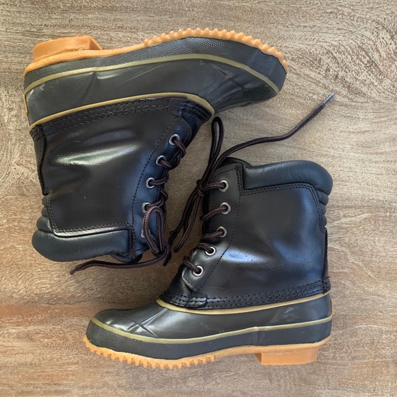 Rain boots 🥾 - Picture 4 of 9